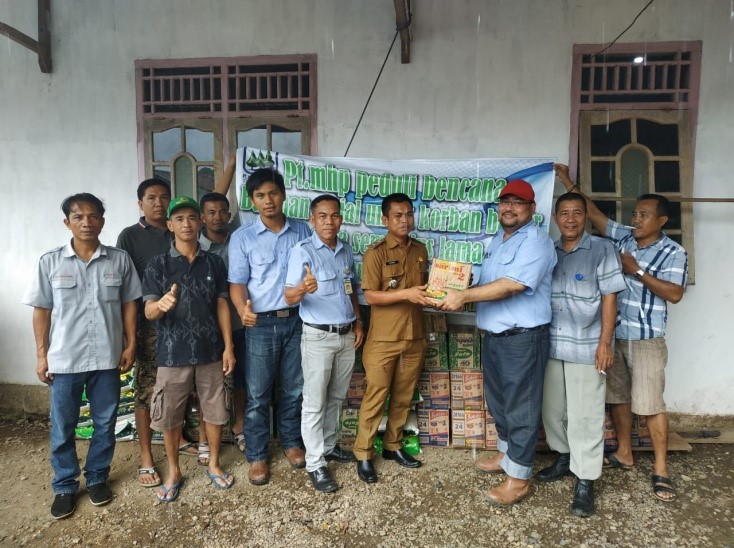 BANTUAN SEMBAKO UNTUK KORBAN BANJIR DESA SEMANGUS BARU DAN SEMANGUS LAMA KEC. MUARA LAKITAN KAB. MUSI RAWAS